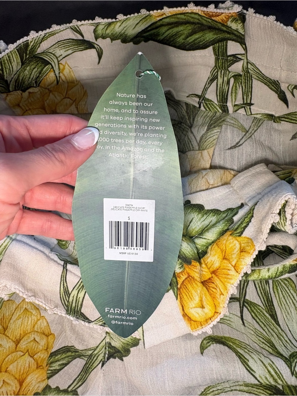 π FARM Rio Pineapple Print Shorts β Size Small, NWT - Picture 6 of 6